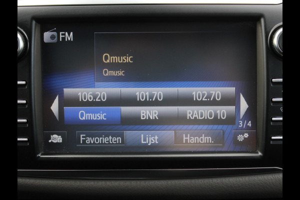 Toyota Yaris 1.5 Hybrid Bi-Tone Plus CLIMATE | LMV16 | AFNBTREKHAAK | CRUISE | LED | NAVI | CAMERA | PANODAK