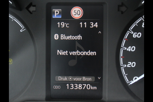Toyota Yaris 1.5 Hybrid Bi-Tone Plus CLIMATE | LMV16 | AFNBTREKHAAK | CRUISE | LED | NAVI | CAMERA | PANODAK