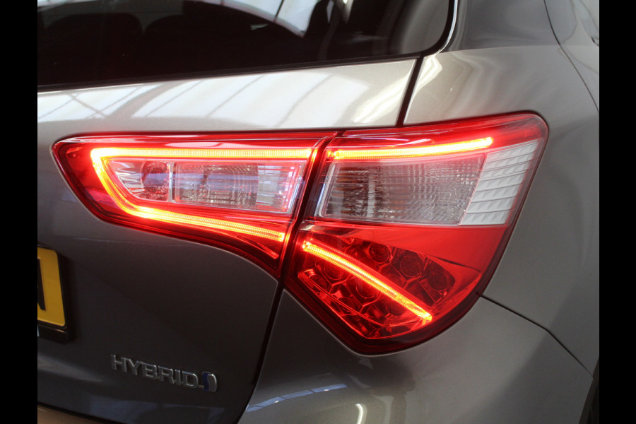 Toyota Yaris 1.5 Hybrid Bi-Tone Plus CLIMATE | LMV16 | AFNBTREKHAAK | CRUISE | LED | NAVI | CAMERA | PANODAK