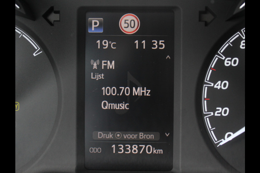 Toyota Yaris 1.5 Hybrid Bi-Tone Plus CLIMATE | LMV16 | AFNBTREKHAAK | CRUISE | LED | NAVI | CAMERA | PANODAK