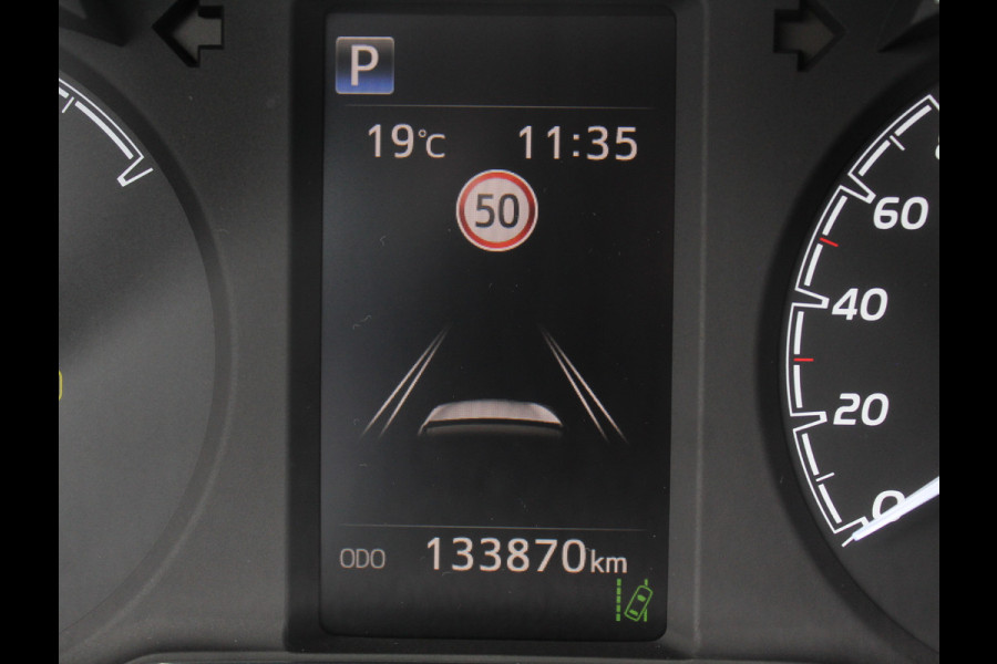 Toyota Yaris 1.5 Hybrid Bi-Tone Plus CLIMATE | LMV16 | AFNBTREKHAAK | CRUISE | LED | NAVI | CAMERA | PANODAK