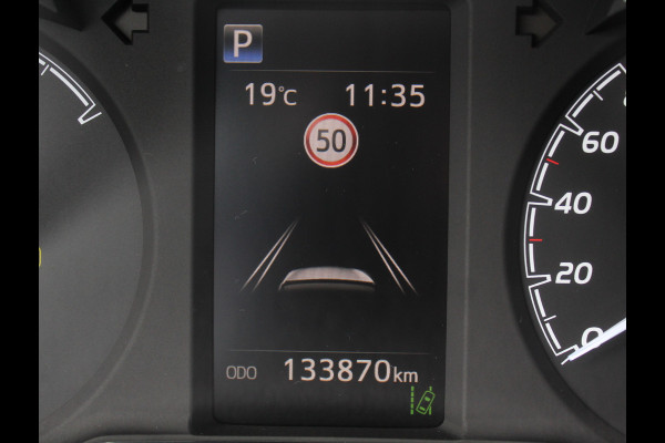 Toyota Yaris 1.5 Hybrid Bi-Tone Plus CLIMATE | LMV16 | AFNBTREKHAAK | CRUISE | LED | NAVI | CAMERA | PANODAK