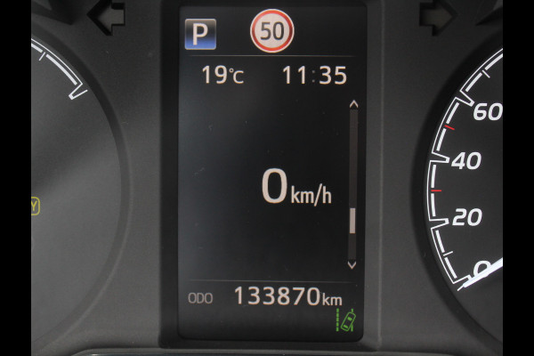 Toyota Yaris 1.5 Hybrid Bi-Tone Plus CLIMATE | LMV16 | AFNBTREKHAAK | CRUISE | LED | NAVI | CAMERA | PANODAK