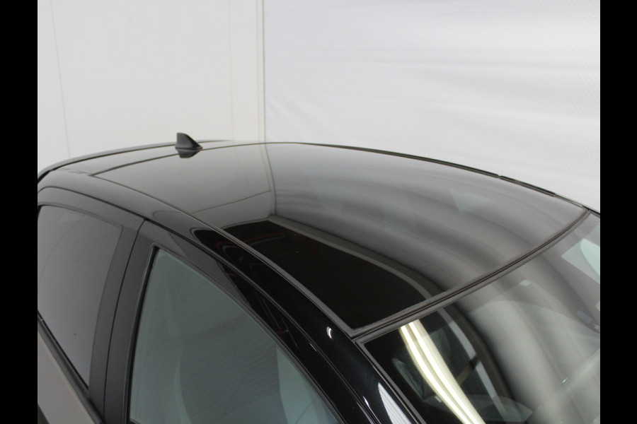 Toyota Yaris 1.5 Hybrid Bi-Tone Plus CLIMATE | LMV16 | AFNBTREKHAAK | CRUISE | LED | NAVI | CAMERA | PANODAK