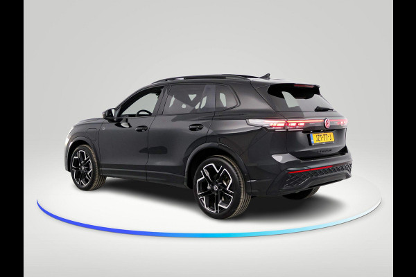 Volkswagen Tiguan 1.5 eHybrid R-Line Edition 272 pk Automaat (DSG) | Verlengde garantie | Navigatie | Panorama dak | Trekhaak (wegklapbaar) | Achteruitrijcamera (park assist) | Rondomzicht camera | Black-Style pakket | R-Line |