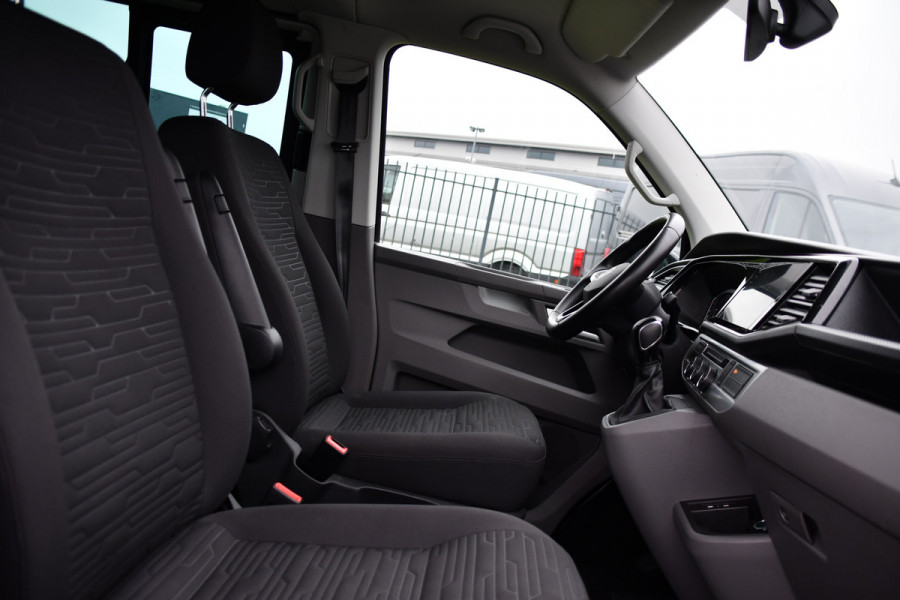 Volkswagen Transporter 2.0 TDI L2H1 32 DC Caravelle Virtual, Adaptieve Cruise, Carplay, LED, 204pk, Stoelverwarming, Clima, Automaat, 2 x Schuifdeur, Multimedia, Uniek!