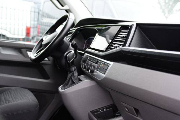 Volkswagen Transporter 2.0 TDI L2H1 32 DC Caravelle Virtual, Adaptieve Cruise, Carplay, LED, 204pk, Stoelverwarming, Clima, Automaat, 2 x Schuifdeur, Multimedia, Uniek!