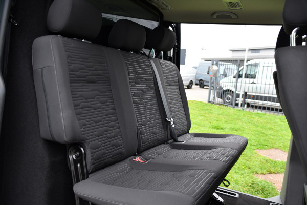 Volkswagen Transporter 2.0 TDI L2H1 32 DC Caravelle Virtual, Adaptieve Cruise, Carplay, LED, 204pk, Stoelverwarming, Clima, Automaat, 2 x Schuifdeur, Multimedia, Uniek!