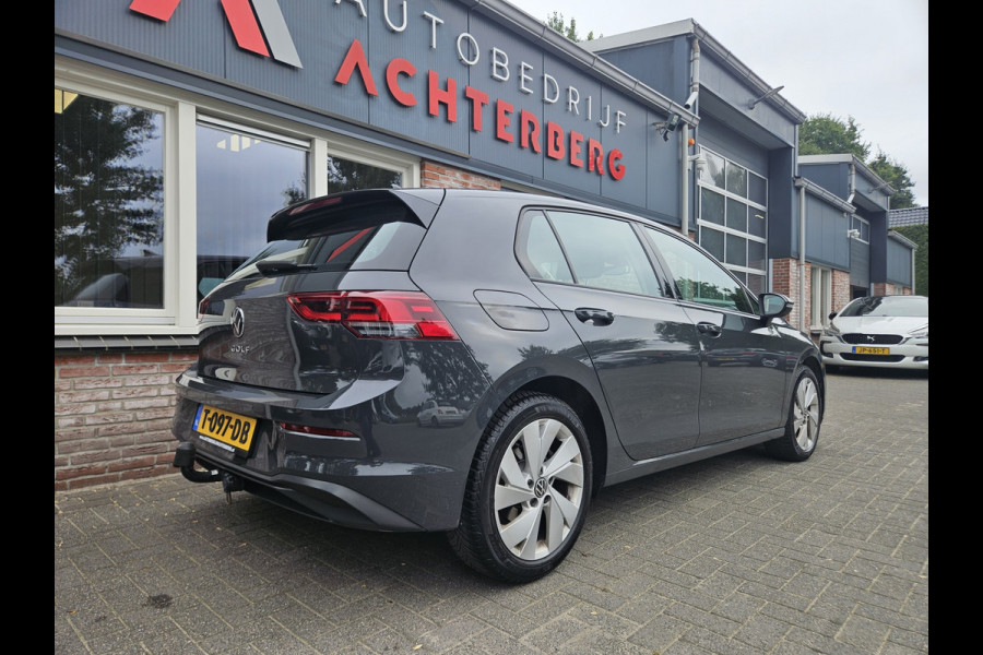 Volkswagen Golf 1.0 TSI Life Business Lesauto! Trekhaak! Nette Staat! Carplay! Navigatie! LED!