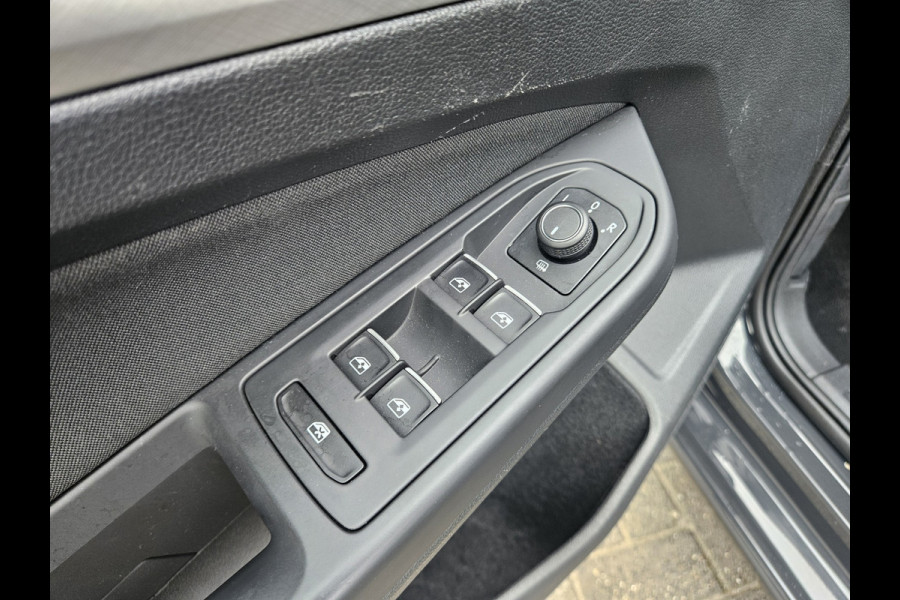 Volkswagen Golf 1.0 TSI Life Business Lesauto! Trekhaak! Nette Staat! Carplay! Navigatie! LED!