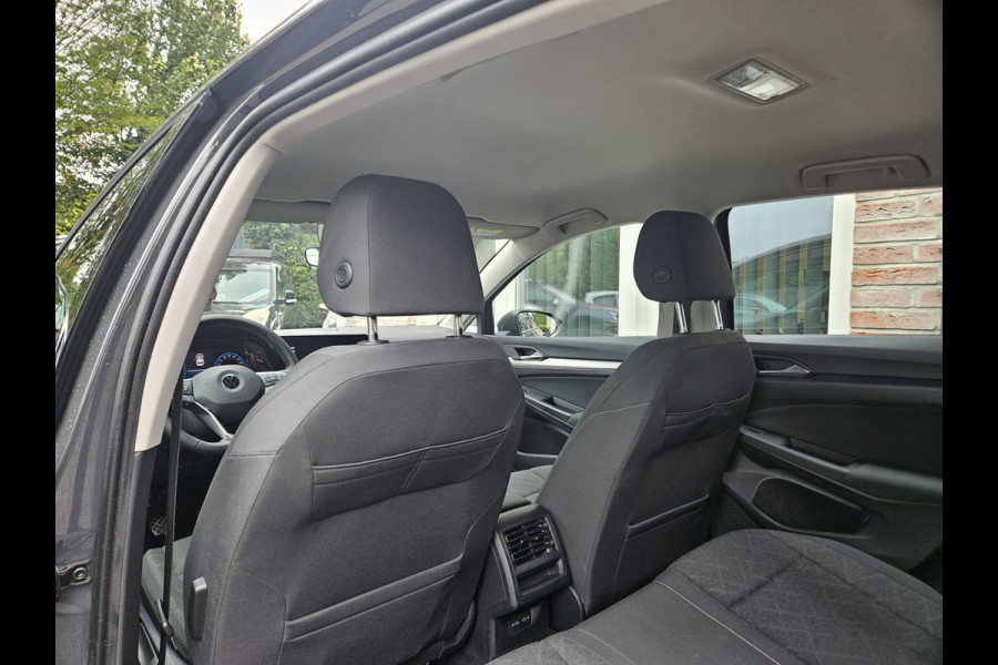 Volkswagen Golf 1.0 TSI Life Business Lesauto! Trekhaak! Nette Staat! Carplay! Navigatie! LED!