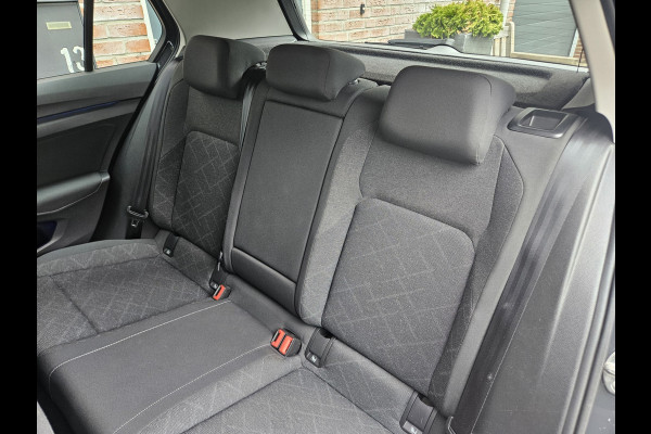 Volkswagen Golf 1.0 TSI Life Business Lesauto! Trekhaak! Nette Staat! Carplay! Navigatie! LED!