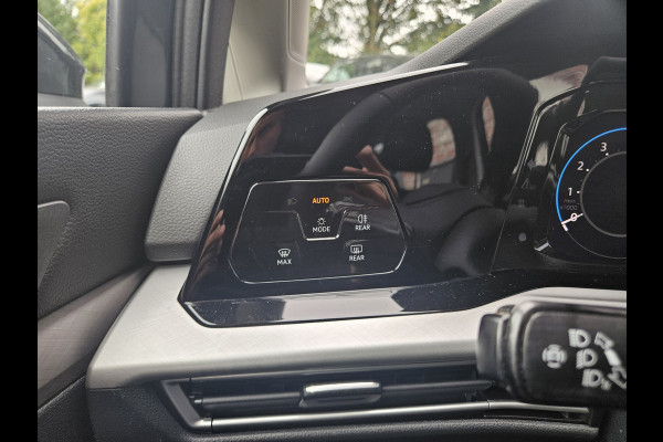 Volkswagen Golf 1.0 TSI Life Business Lesauto! Trekhaak! Nette Staat! Carplay! Navigatie! LED!