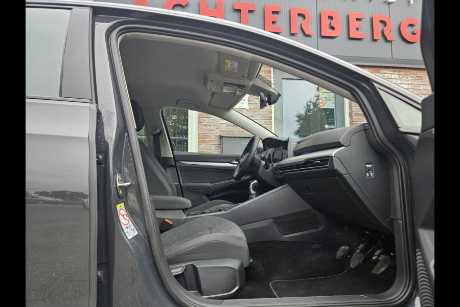 Volkswagen Golf 1.0 TSI Life Business Lesauto! Trekhaak! Nette Staat! Carplay! Navigatie! LED!