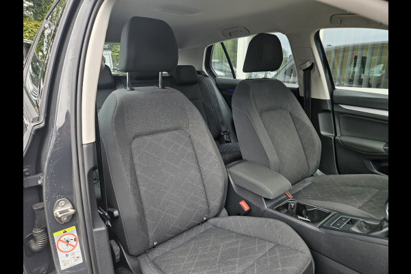 Volkswagen Golf 1.0 TSI Life Business Lesauto! Trekhaak! Nette Staat! Carplay! Navigatie! LED!