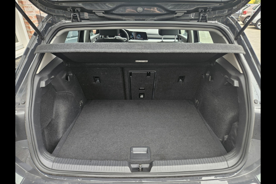 Volkswagen Golf 1.0 TSI Life Business Lesauto! Trekhaak! Nette Staat! Carplay! Navigatie! LED!