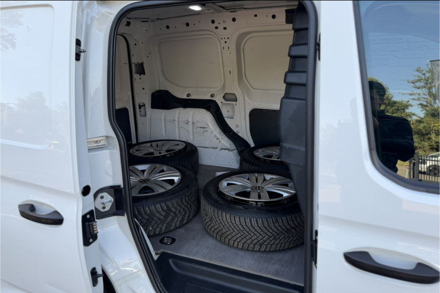 Volkswagen Caddy Cargo 1.5 TSI | Airco | Groot scherm | Carplay | PDC A | DAB