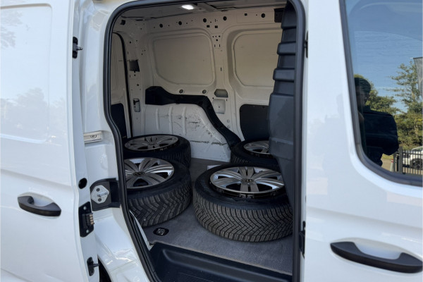 Volkswagen Caddy Cargo 1.5 TSI | Airco | Groot scherm | Carplay | PDC A | DAB