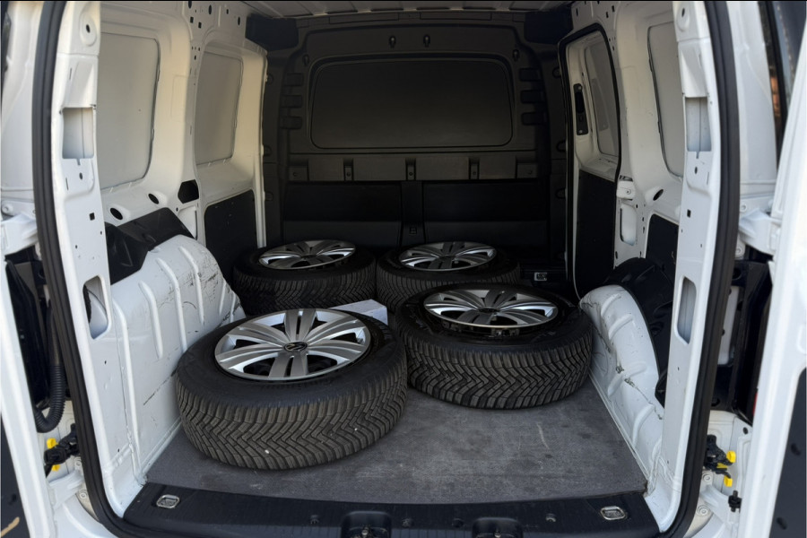 Volkswagen Caddy Cargo 1.5 TSI | Airco | Groot scherm | Carplay | PDC A | DAB