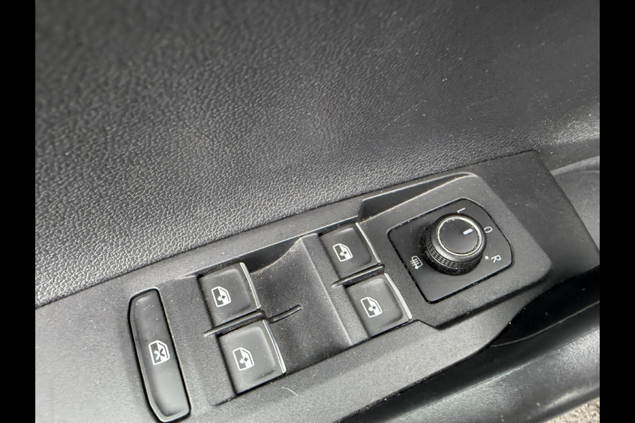 Volkswagen Polo 1.0 TSI Comfortline | Navigatie | Parkeersensoren | DAB | Apple Carplay |