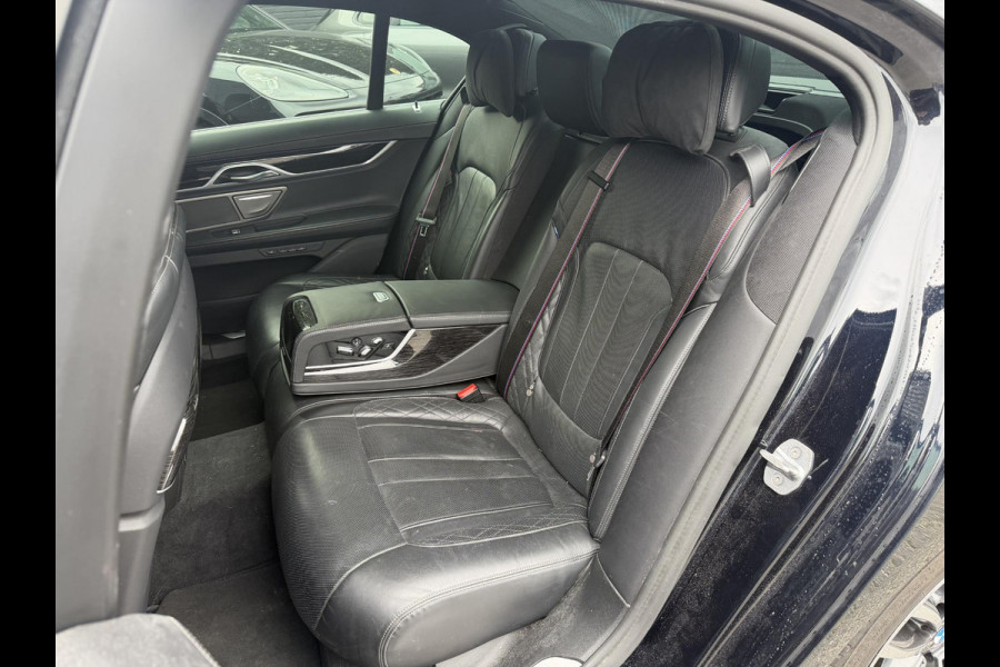 BMW 7 Serie 745e High Executive M-Sport | Panoramadak | 360* Camera | Massage | Stoelventilatie/Verwarming |