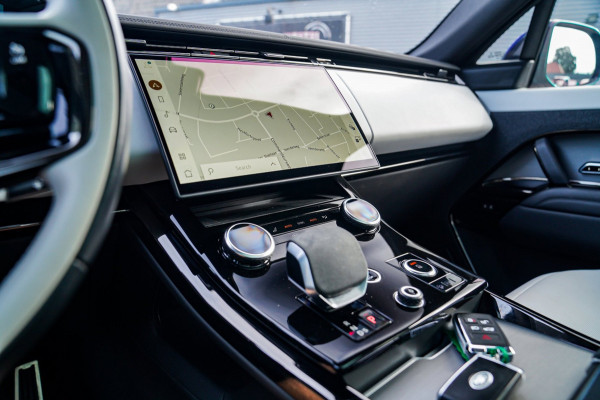 Land Rover Range Rover Sport 3.0 P440e Dynamic HSE | Luchtvering | Head Up Display | MERIDIAN 3D Audio | Stoelverkoeling | 360 Cam