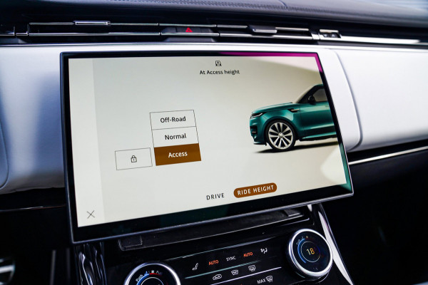 Land Rover Range Rover Sport 3.0 P440e Dynamic HSE | Luchtvering | Head Up Display | MERIDIAN 3D Audio | Stoelverkoeling | 360 Cam