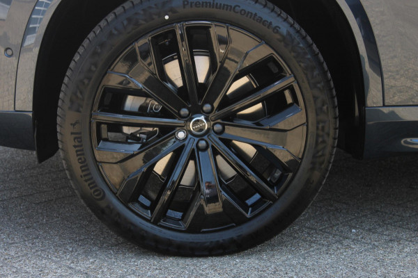 Volvo XC90 T8 406pk Automaat AWD Ultra Black Edition / Stoelmassage - en ventilatie / Luchtvering / Trekhaak / Panoramadak / Google services / Elektrisch bedienbare voorstoelen met geheugen / Stoelverwarming voor en achter