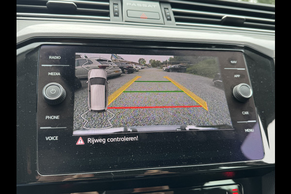 Volkswagen Passat Variant 1.5 TSI 150PK DSG BUSINESS CAMERA/NAVI/CARPLAY