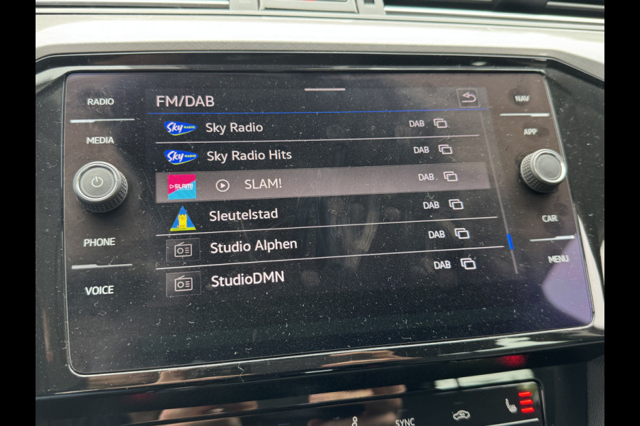 Volkswagen Passat Variant 1.5 TSI 150PK DSG BUSINESS CAMERA/NAVI/CARPLAY