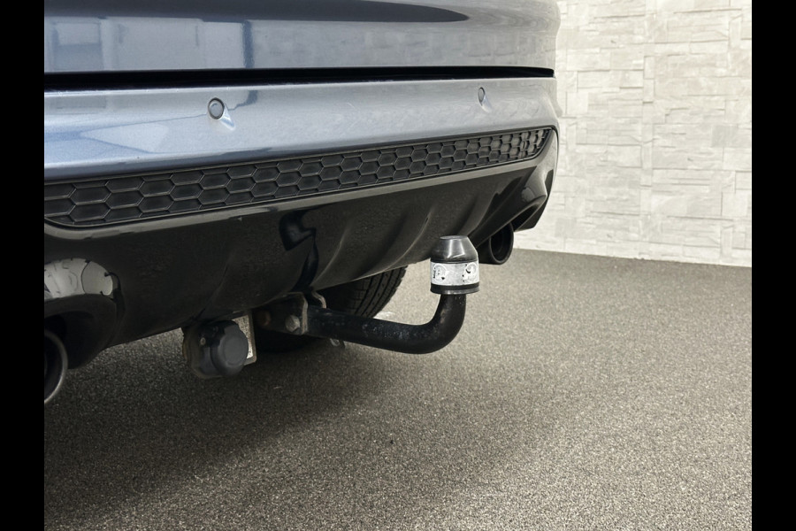 Ford Kuga 1.5 EcoBoost 150PK ST Line | Panorama | Trekhaak 2000kg Trekgewicht! | Navigatie | Carplay | Climate Control | Verwarmde Voorruit | Cruise Control | 18 inch | Getint Glas | Keyless-Start |