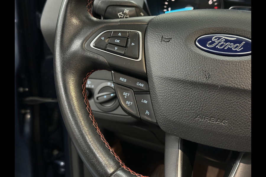 Ford Kuga 1.5 EcoBoost 150PK ST Line | Panorama | Trekhaak 2000kg Trekgewicht! | Navigatie | Carplay | Climate Control | Verwarmde Voorruit | Cruise Control | 18 inch | Getint Glas | Keyless-Start |