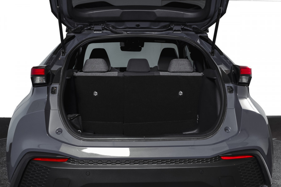 Toyota C-HR 1.8 Hybrid 140 Dynamic | Dig. Cockpit | Adapt. Cruise | Winterpakket | PDC | Camera | NAV + App. Connect | ECC | DAB | LM 18" | 2989