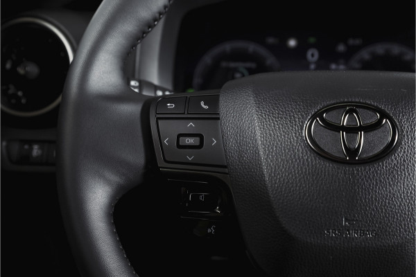 Toyota C-HR 1.8 Hybrid 140 Dynamic | Dig. Cockpit | Adapt. Cruise | Winterpakket | PDC | Camera | NAV + App. Connect | ECC | DAB | LM 18" | 2989