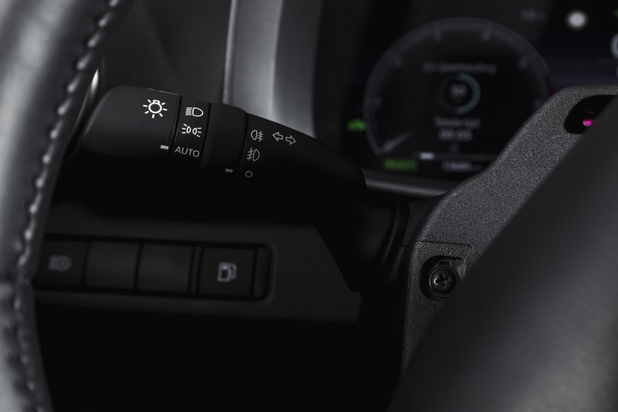 Toyota C-HR 1.8 Hybrid 140 Dynamic | Dig. Cockpit | Adapt. Cruise | Winterpakket | PDC | Camera | NAV + App. Connect | ECC | DAB | LM 18" | 2989
