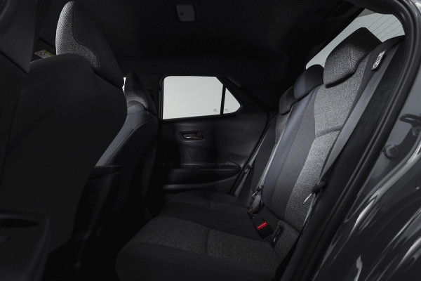 Toyota C-HR 1.8 Hybrid 140 Dynamic | Dig. Cockpit | Adapt. Cruise | Winterpakket | PDC | Camera | NAV + App. Connect | ECC | DAB | LM 18" | 2989