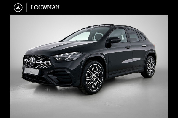 Mercedes-Benz GLA 250 e 140 Year Edition | Premium Plus pakket | Nightpakket | Parkeerpakket | Trekhaak | Panoramaschuifdak | 360° camera | 20” tien-dubbelspaaks AMG velgen | Warmtewerend, donkergetint glas |