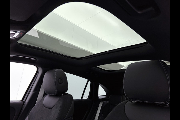 Mercedes-Benz GLA 250 e 140 Year Edition | Premium Plus pakket | Nightpakket | Parkeerpakket | Trekhaak | Panoramaschuifdak | 360° camera | 20” tien-dubbelspaaks AMG velgen | Warmtewerend, donkergetint glas |