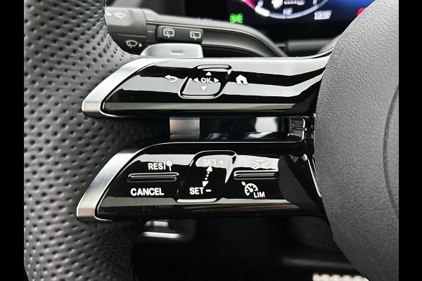 Mercedes-Benz GLA 250 e 140 Year Edition | Premium Plus pakket | Nightpakket | Parkeerpakket | Trekhaak | Panoramaschuifdak | 360° camera | 20” tien-dubbelspaaks AMG velgen | Warmtewerend, donkergetint glas |