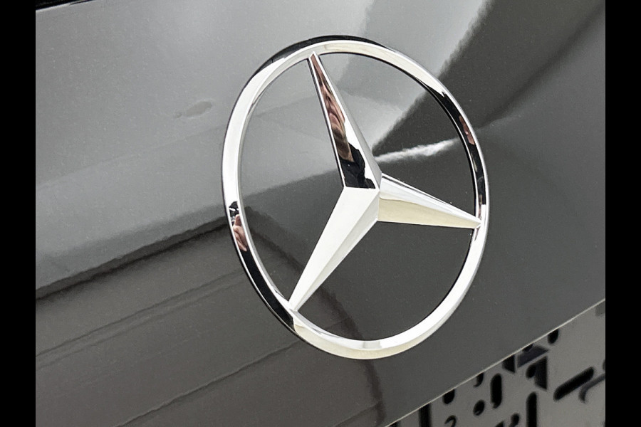 Mercedes-Benz GLA 250 e 140 Year Edition | Premium Plus pakket | Nightpakket | Parkeerpakket | Trekhaak | Panoramaschuifdak | 360° camera | 20” tien-dubbelspaaks AMG velgen | Warmtewerend, donkergetint glas |