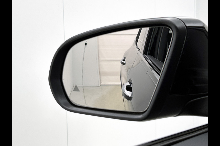 Mercedes-Benz GLA 250 e 140 Year Edition | Premium Plus pakket | Nightpakket | Parkeerpakket | Trekhaak | Panoramaschuifdak | 360° camera | 20” tien-dubbelspaaks AMG velgen | Warmtewerend, donkergetint glas |