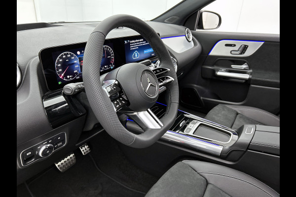 Mercedes-Benz GLA 250 e 140 Year Edition | Premium Plus pakket | Nightpakket | Parkeerpakket | Trekhaak | Panoramaschuifdak | 360° camera | 20” tien-dubbelspaaks AMG velgen | Warmtewerend, donkergetint glas |