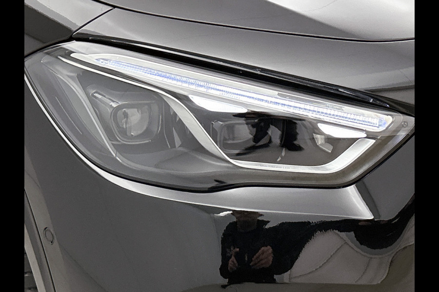 Mercedes-Benz GLA 250 e 140 Year Edition | Premium Plus pakket | Nightpakket | Parkeerpakket | Trekhaak | Panoramaschuifdak | 360° camera | 20” tien-dubbelspaaks AMG velgen | Warmtewerend, donkergetint glas |