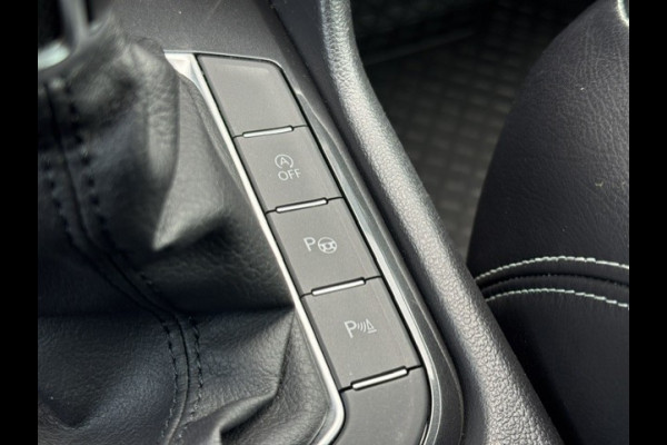 Volkswagen Tiguan 1.4 TSI ACT Business-Trekhaak-DealerOnderHouden-Leder-Carplay-Camera-Stoelverwarming-Climate-Cruise-NAP