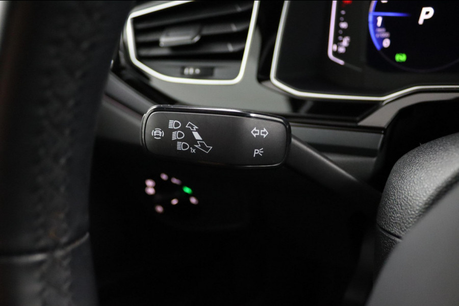 Volkswagen Taigo 1.5 TSI R-Line*ACC*VIRTUAL*CAM*IQ*ECC*CARPLAY*LMV