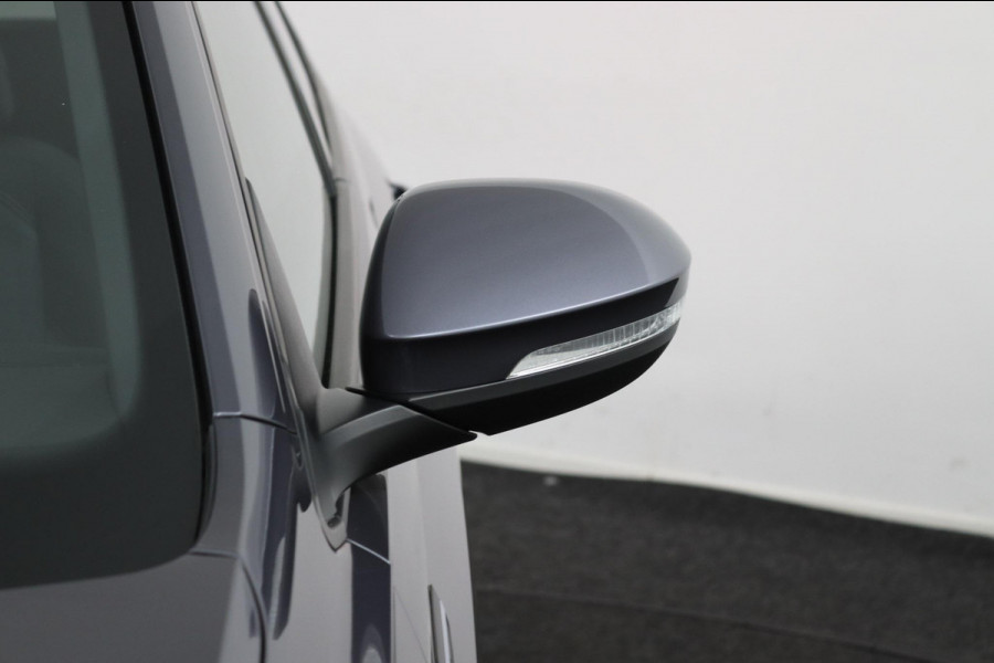 Volkswagen Taigo 1.5 TSI R-Line*ACC*VIRTUAL*CAM*IQ*ECC*CARPLAY*LMV