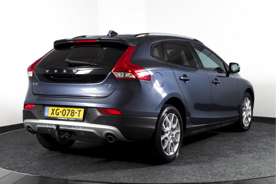 Volvo V40 Cross Country 1.5 T3 150 PK Polar+ Luxury - Automaat Orig. NL | Panodak | Adapt. Cruise | Harman/Kardon | Stoelverw. | Standkachel | PDC | Camera | NAV | ECC | Afn.Trekhaak | LM 17" |