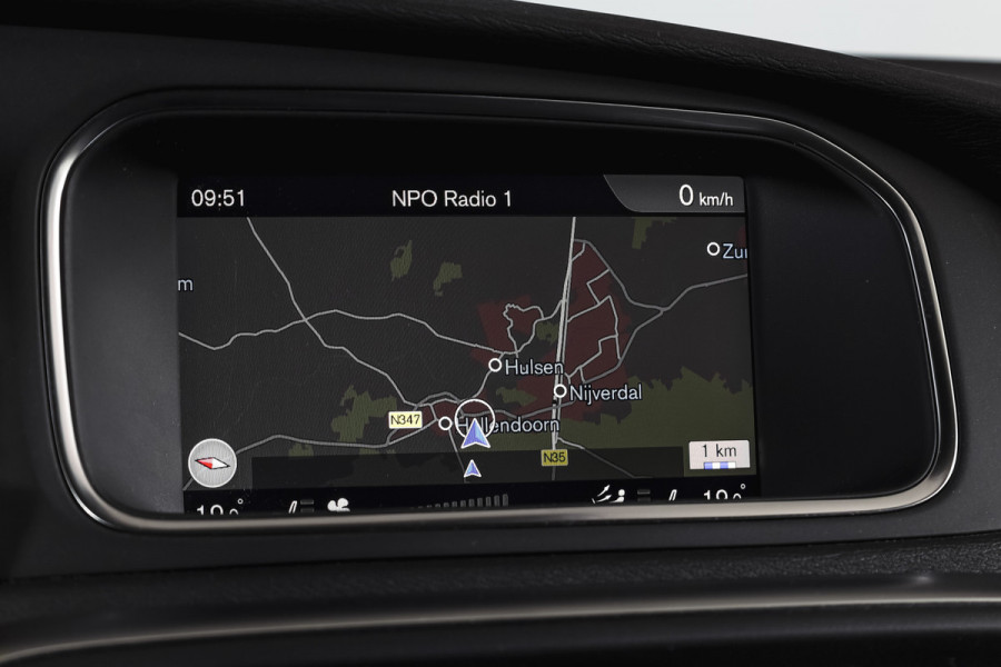 Volvo V40 Cross Country 1.5 T3 150 PK Polar+ Luxury - Automaat Orig. NL | Panodak | Adapt. Cruise | Harman/Kardon | Stoelverw. | Standkachel | PDC | Camera | NAV | ECC | Afn.Trekhaak | LM 17" |