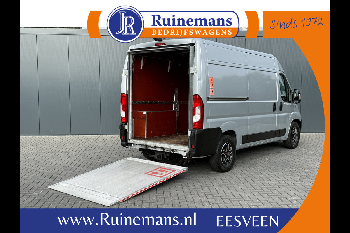 Fiat Ducato 2.3 MultiJet 161 PK AUTOMAAT / L2H2 / DHOLLANDIA LAADKLEP / AFNEEMBARE 3 TONS TREKHAAK / CAMERA / CRUISE / ECC