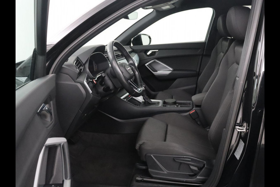 Audi Q3 35 TFSI S Line Pro Line S | Trekhaak | Stoelverwarming | Climate Control | Navigatie | Parkeerhulp |